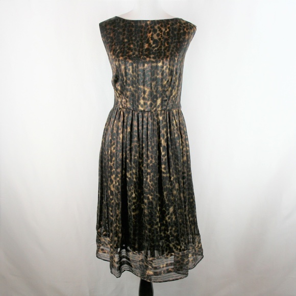 Carmen Marc Valvo Dresses & Skirts - Carmen Marc Valvo Luxe Leopard Print Flowing Dress